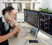 trader making phone call 2025 01 31 00 49 18 utc 5 Common Pitfalls to Watch Out for When Picking a VPS Hosting Provider