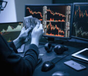 professional person calculatig return of investment on trading