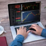 close up shot of trading chart showing forex market using cheap forex vps